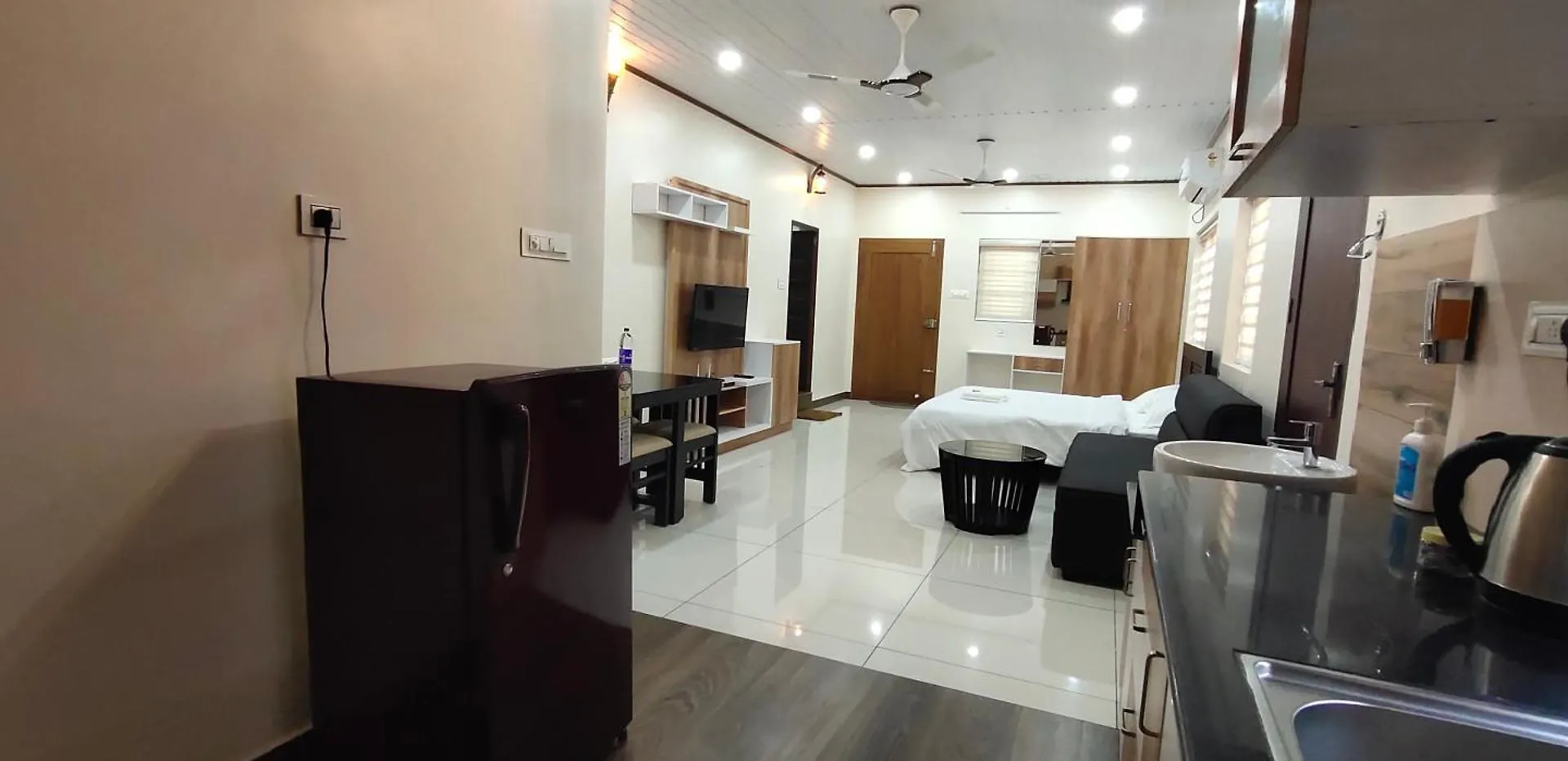 Cliff Way Apartments Varkala